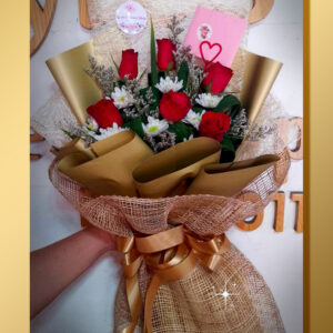 Half Dozen Roses Bouquet H1