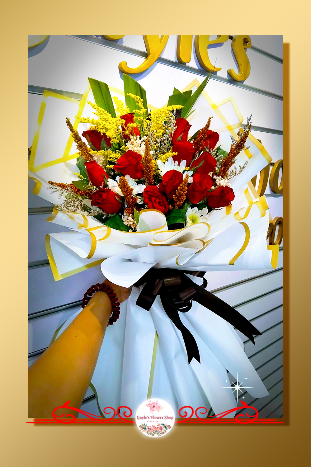 1 Dozen Roses Bouquet D3